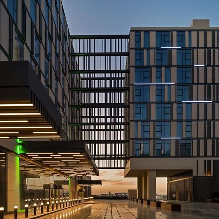 Holiday Inn Dubai Al-Maktoum Airport By Ihg Εξωτερικό φωτογραφία
