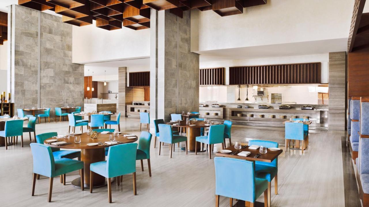 Holiday Inn Dubai Al-Maktoum Airport By Ihg Εξωτερικό φωτογραφία