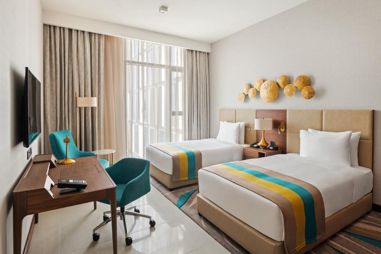 Holiday Inn Dubai Al-Maktoum Airport By Ihg Εξωτερικό φωτογραφία